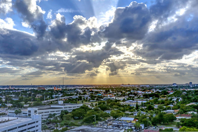 SLADE CONDO - Residential