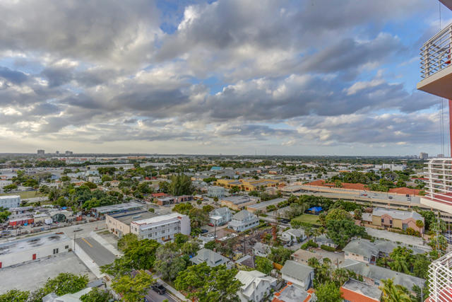 SLADE CONDO - Residential