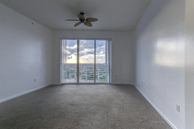 SLADE CONDO - Residential