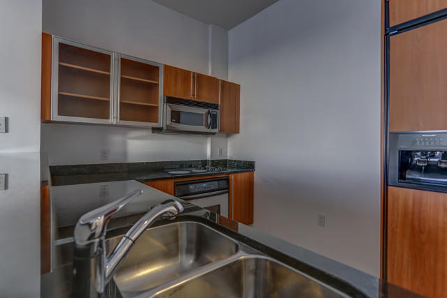 SLADE CONDO - Residential