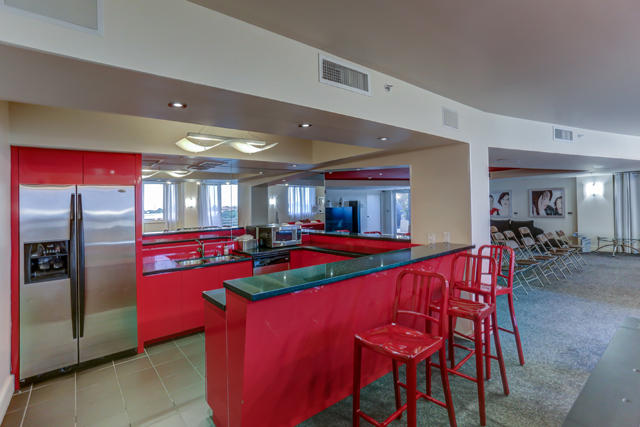 SLADE CONDO - Residential