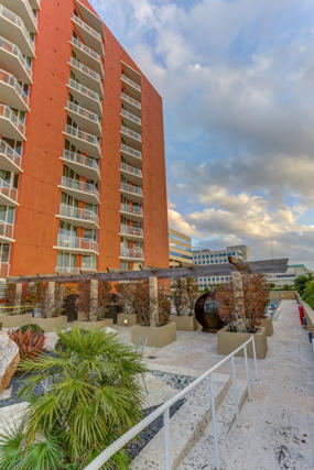 SLADE CONDO - Residential