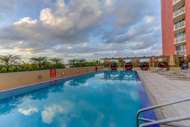 SLADE CONDO - Residential