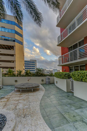 SLADE CONDO - Residential