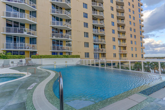 SLADE CONDO - Residential