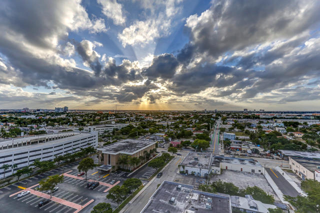 SLADE CONDO - Residential