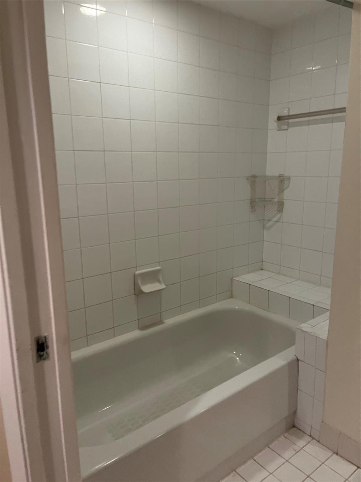 Jasmine Lakes I Condo - Residential Lease