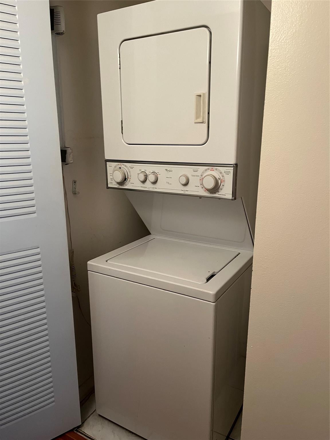 Jasmine Lakes I Condo - Residential Lease