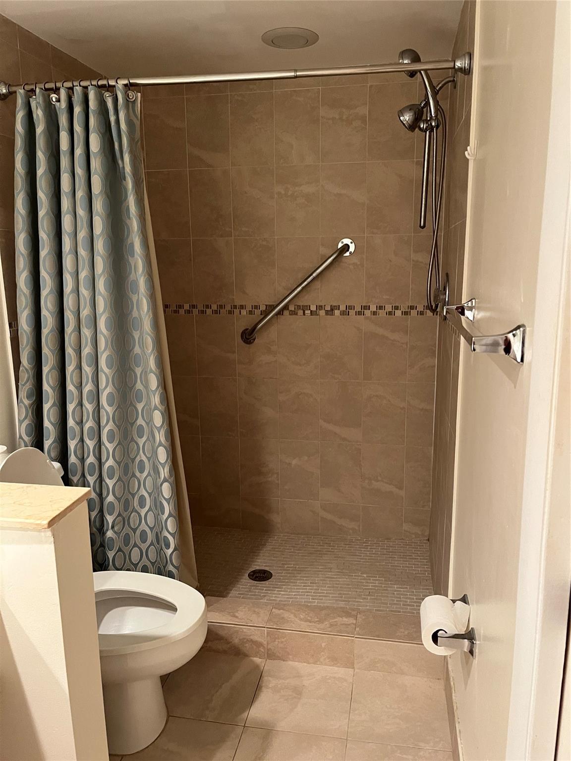 Jasmine Lakes I Condo - Residential Lease