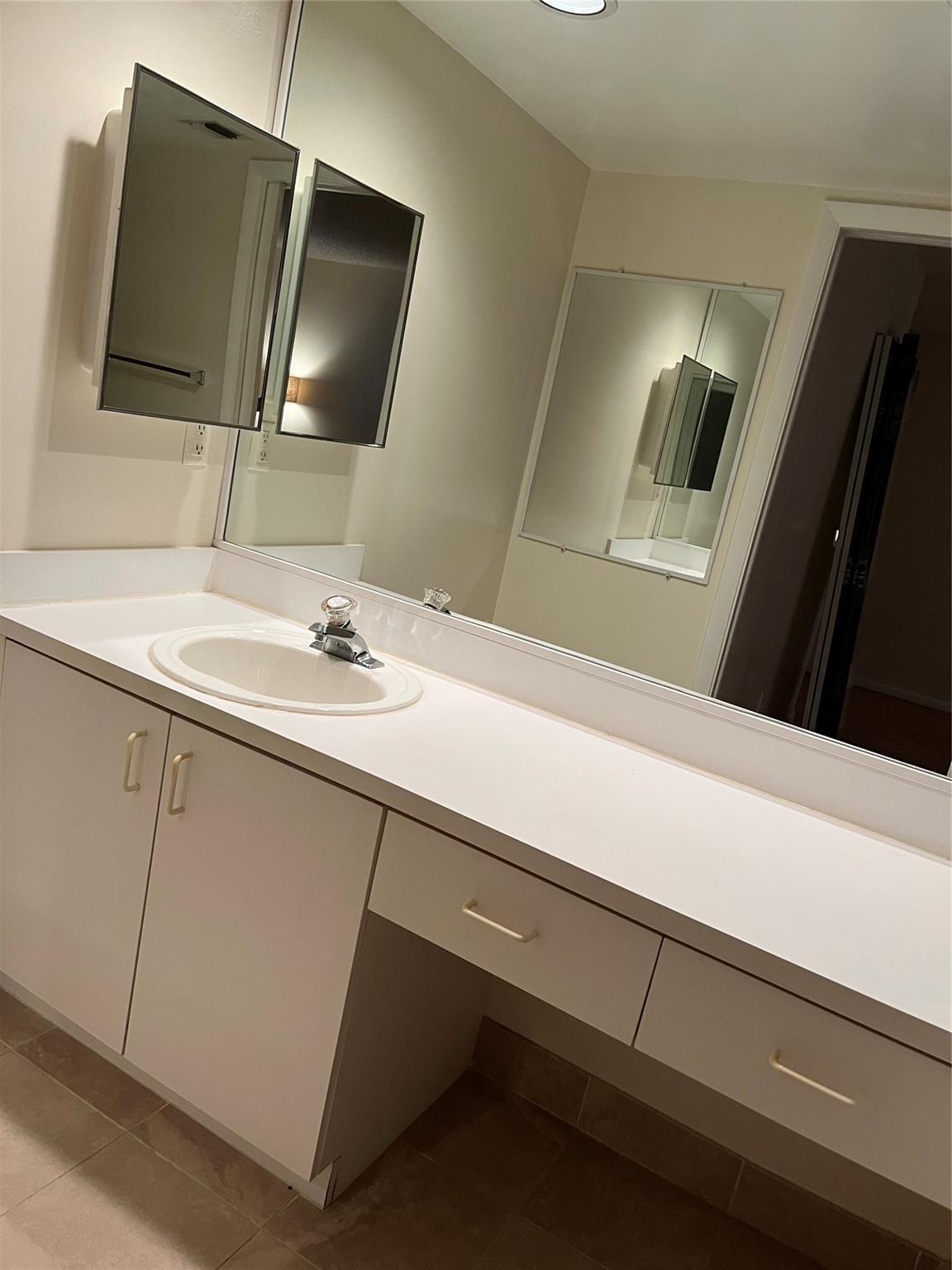 Jasmine Lakes I Condo - Residential Lease