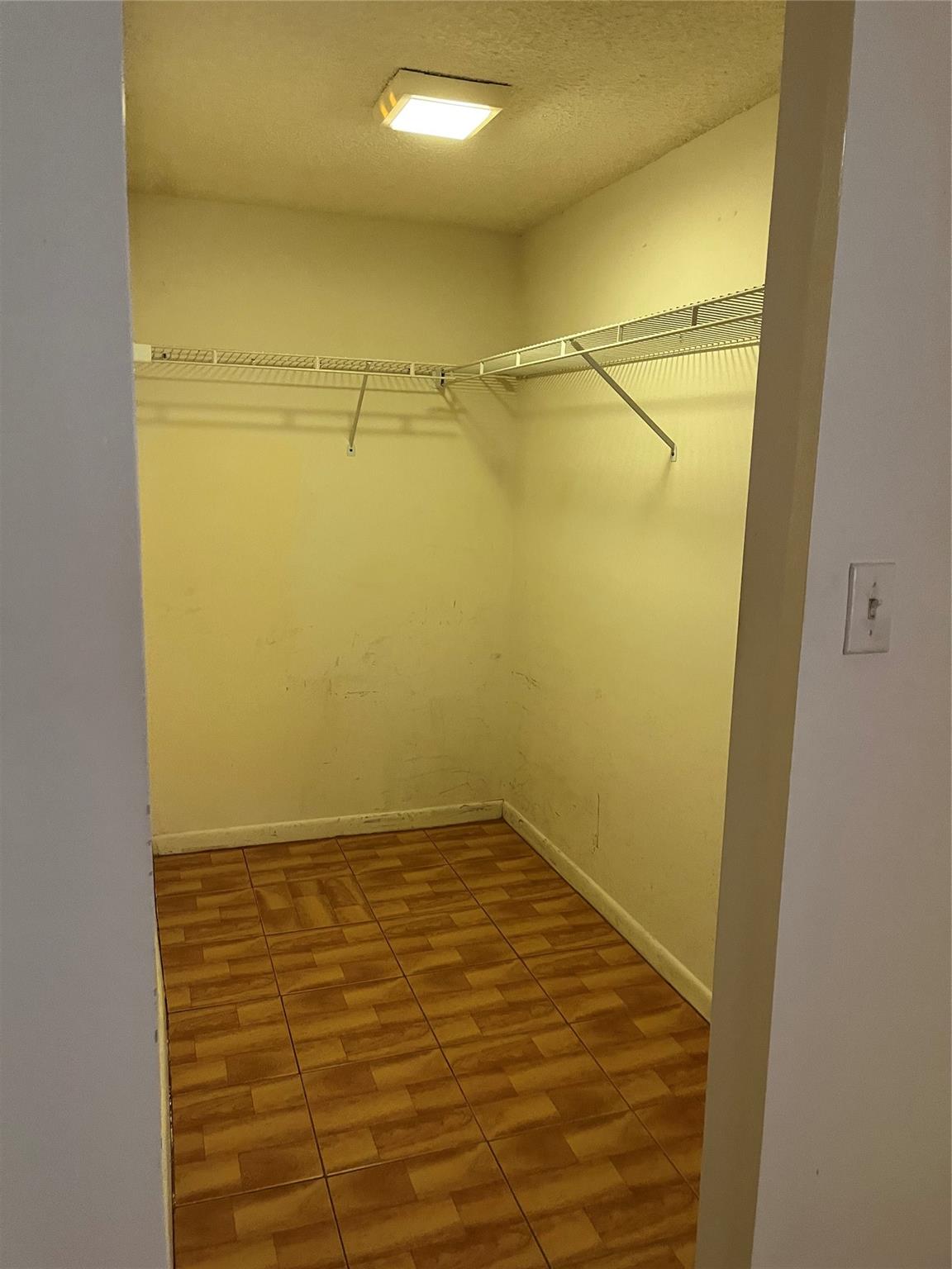 Jasmine Lakes I Condo - Residential Lease