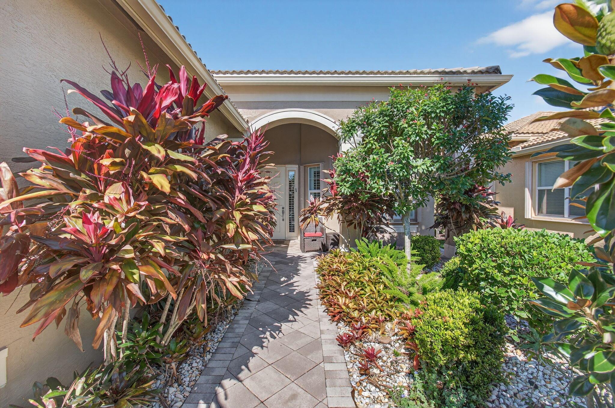 VALENCIA RESERVE - Residential