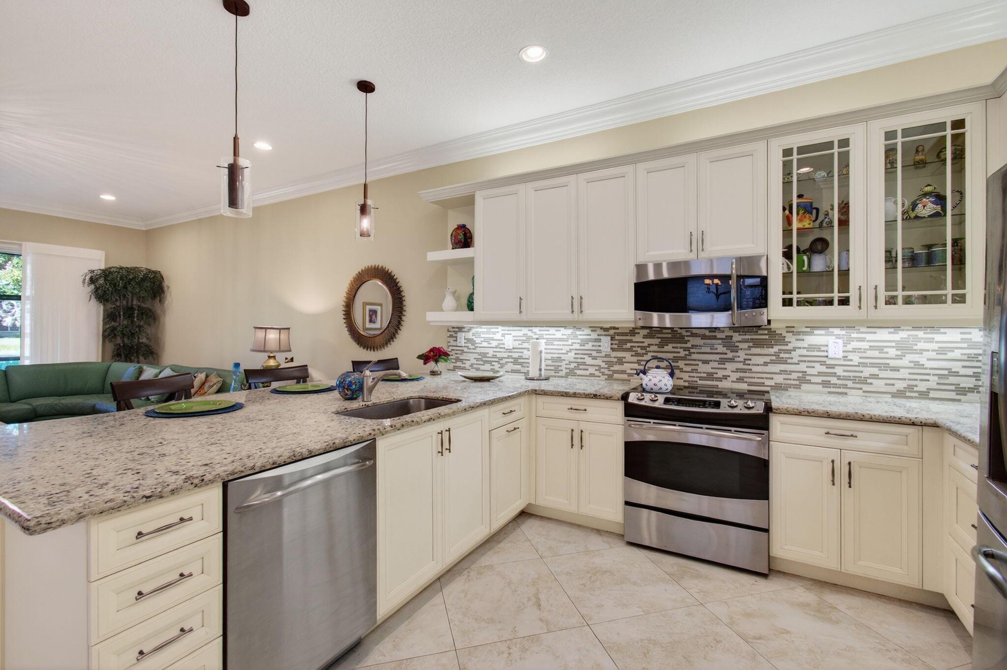 VALENCIA RESERVE - Residential