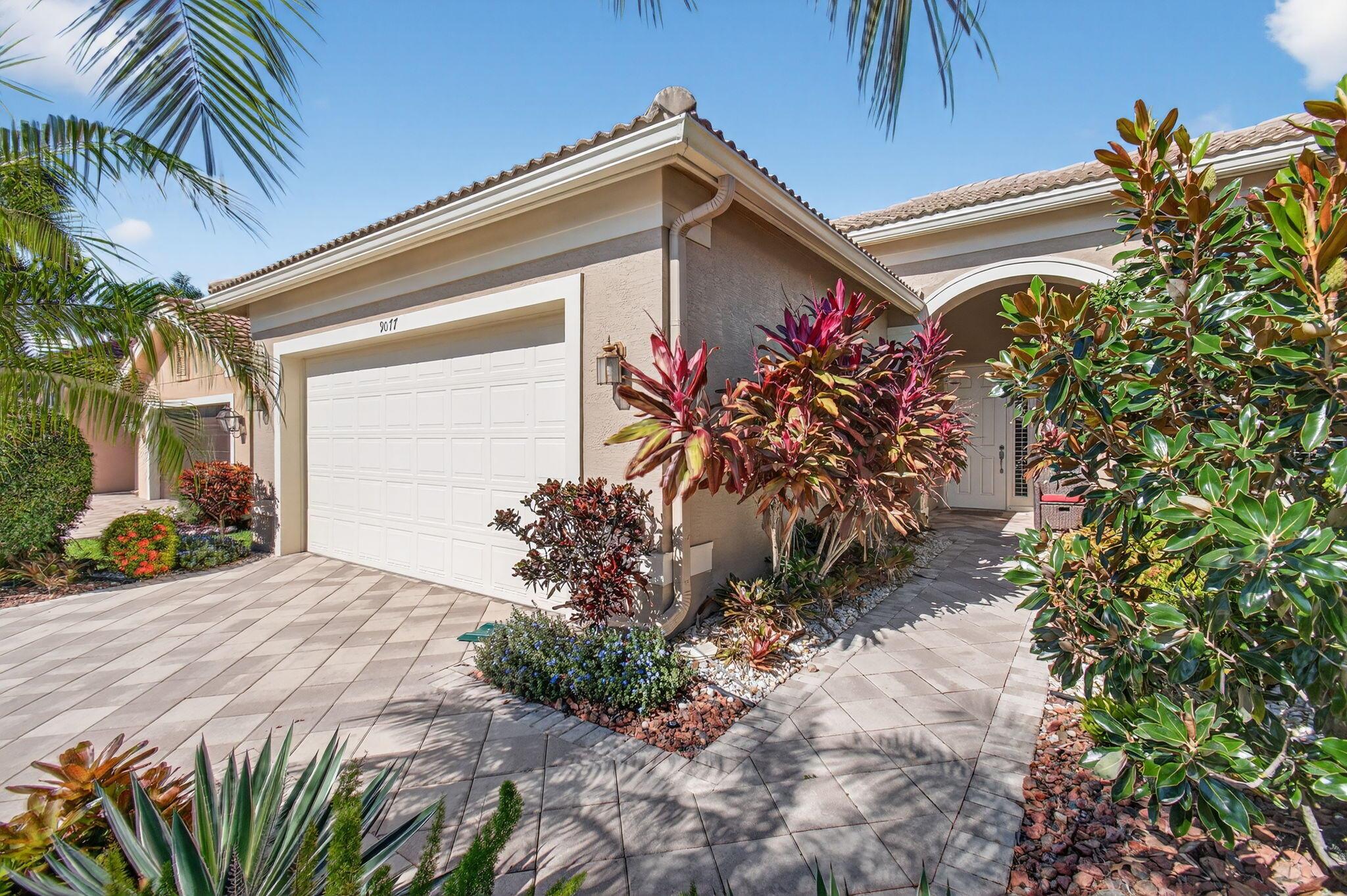 VALENCIA RESERVE - Residential