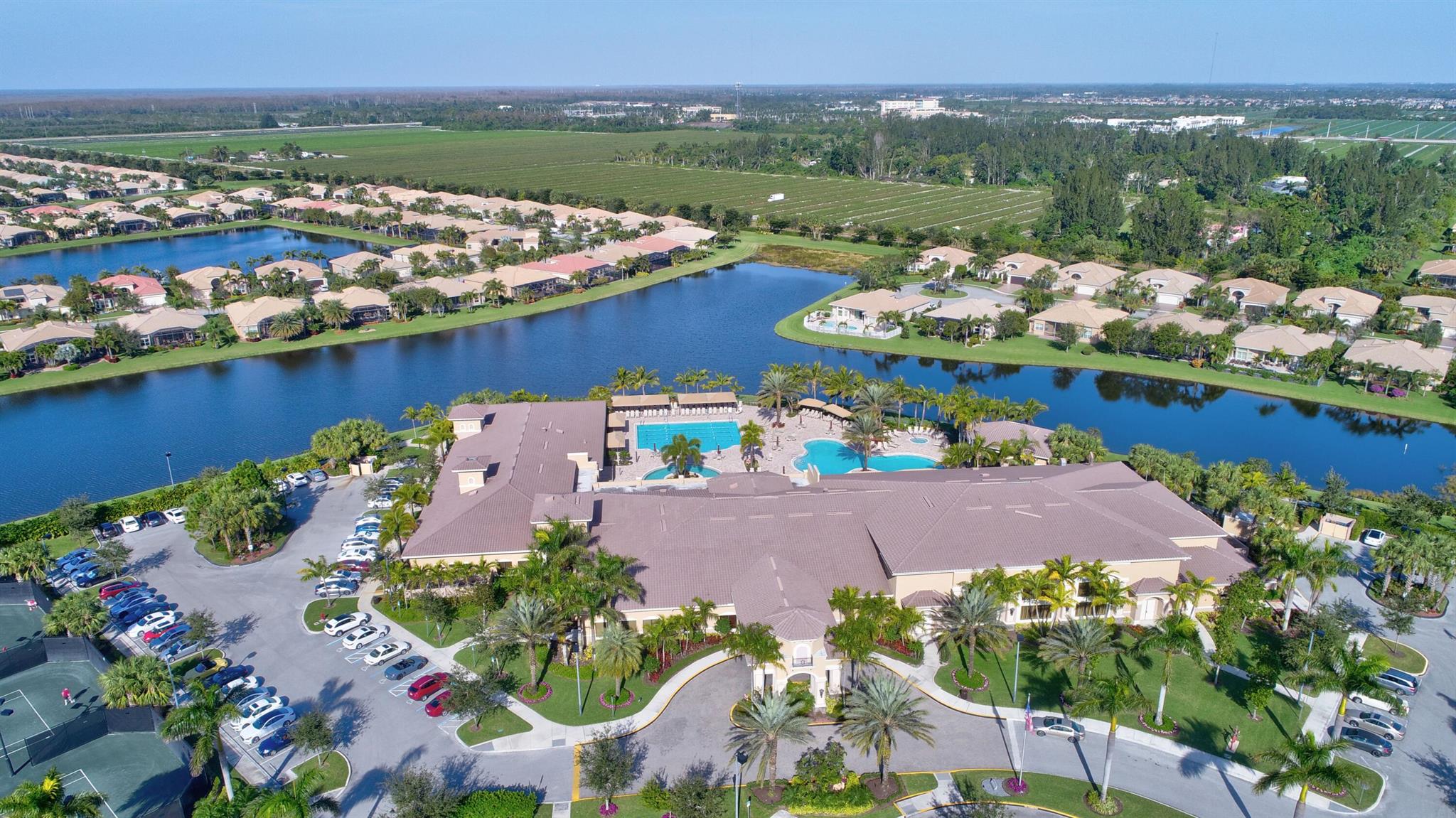 VALENCIA RESERVE - Residential