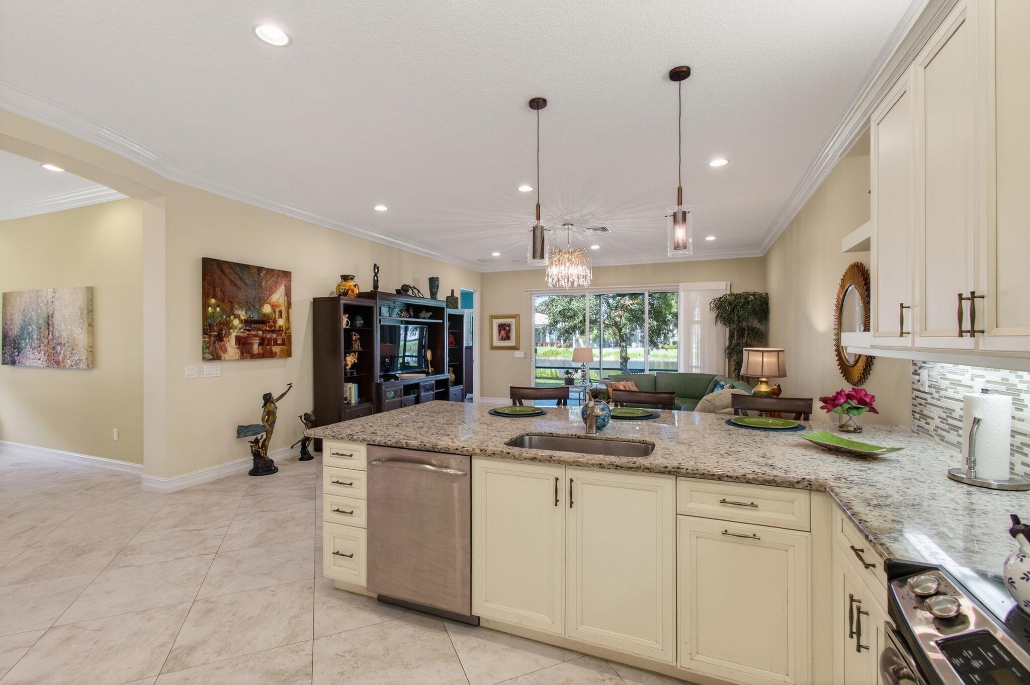 VALENCIA RESERVE - Residential