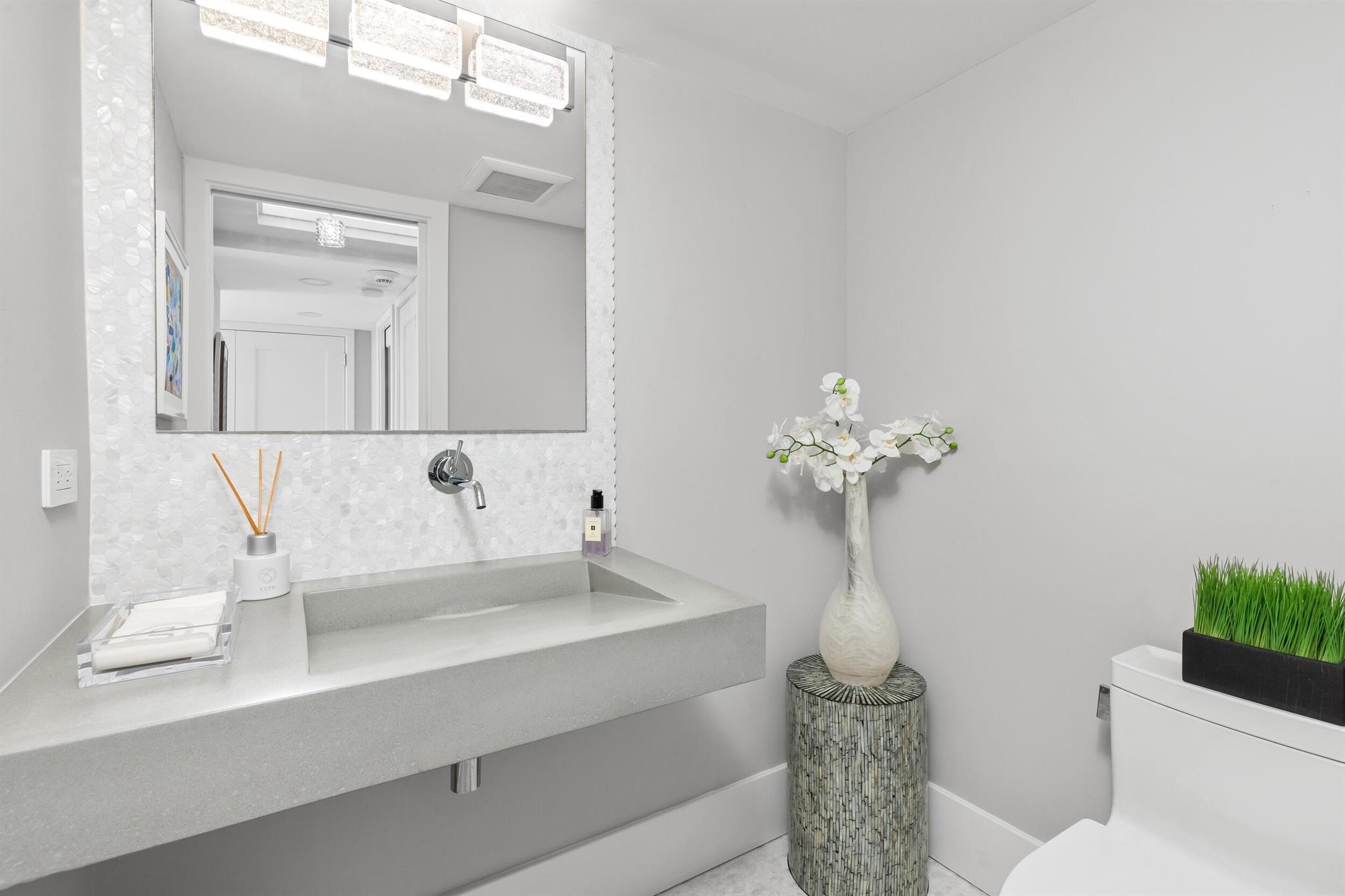 OCEAN TOWERS CONDO - Residential