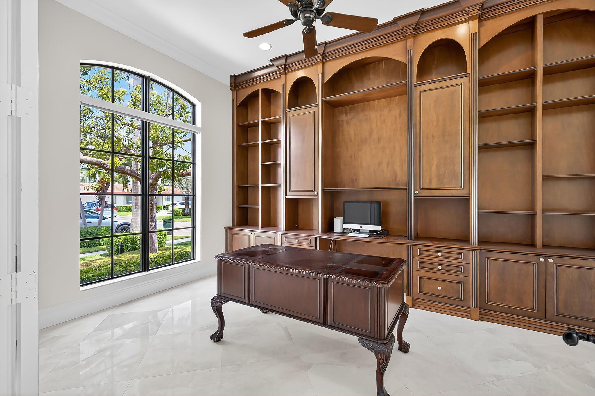 BOCA HARBOUR - Residential