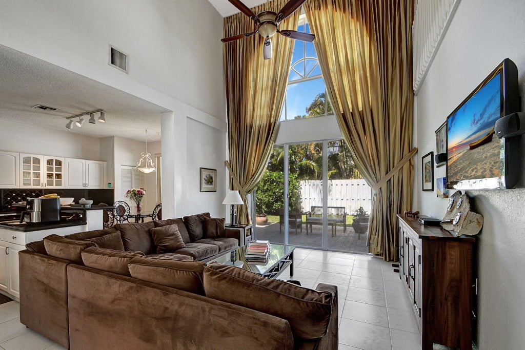 Photo of 1376 Auburn Court, Boynton Beach, FL 33436 (MLS # R11103859)