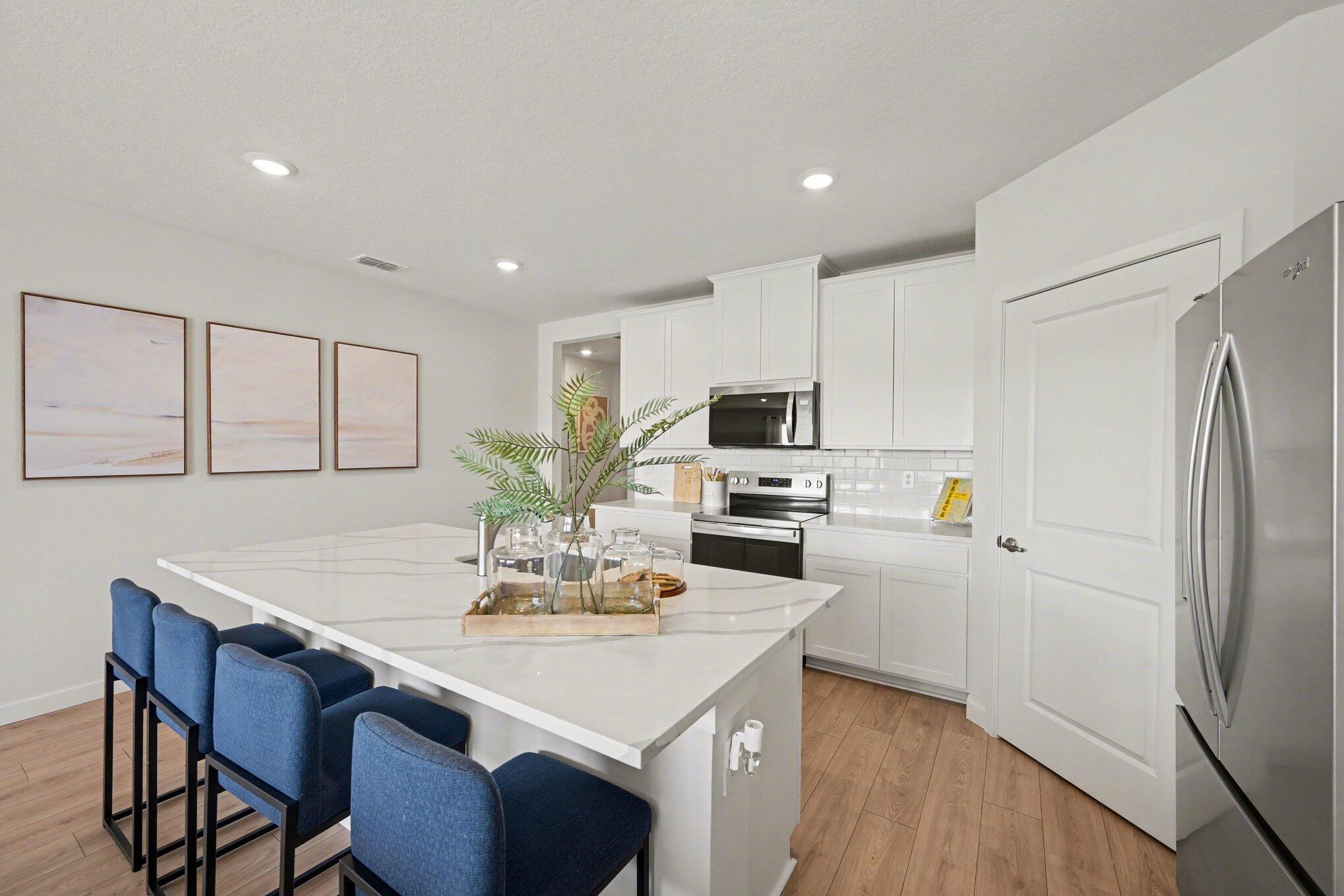 9069 Venetian Square