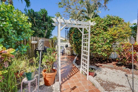 Tiny photo for 6423 Barton Creek Circle, Lake Worth, FL 33463 (MLS # B26026203)