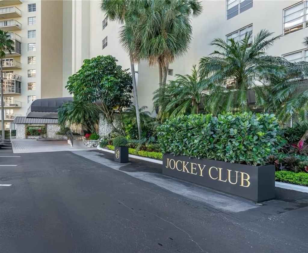 Photo of 11111 Biscayne Blvd #1901, Miami, FL 33181 (MLS # F10541673)