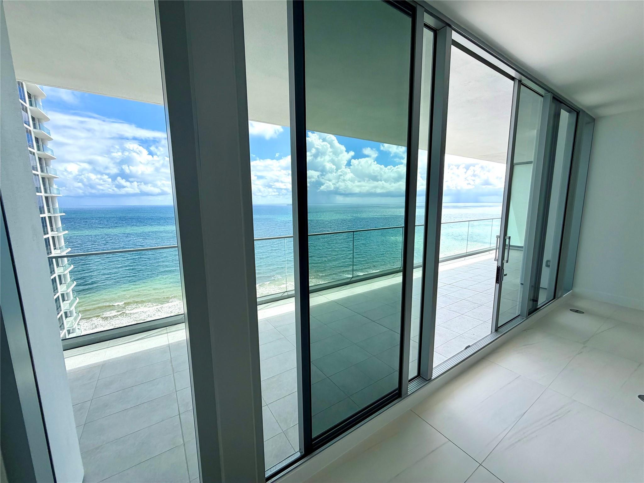 SELENE OCEANFRONT RESIDEN - Residential