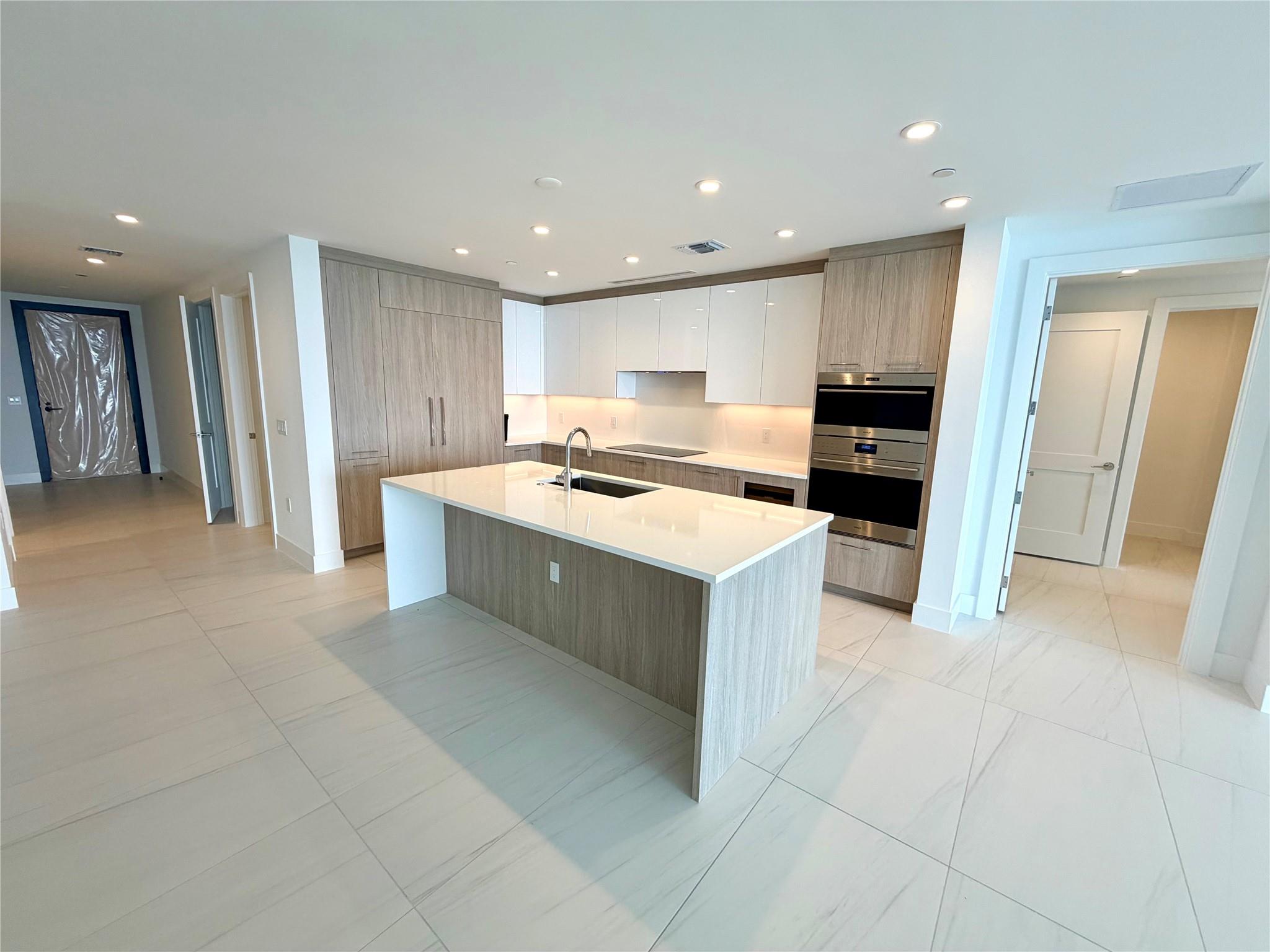 SELENE OCEANFRONT RESIDEN - Residential