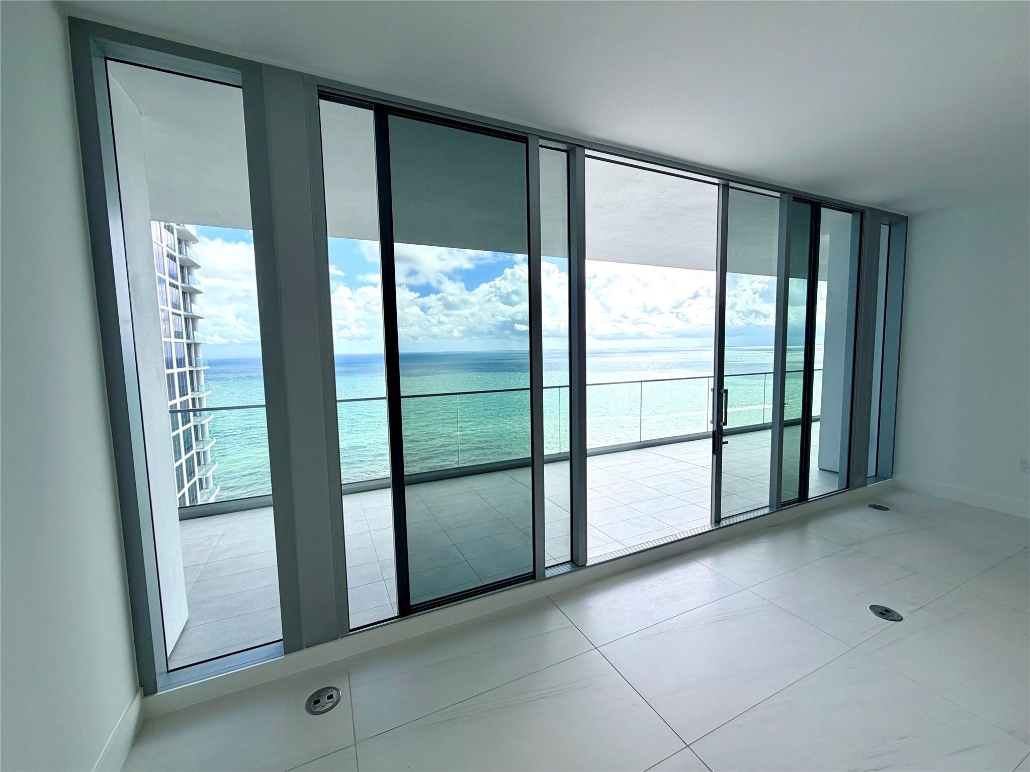 SELENE OCEANFRONT RESIDEN - Residential