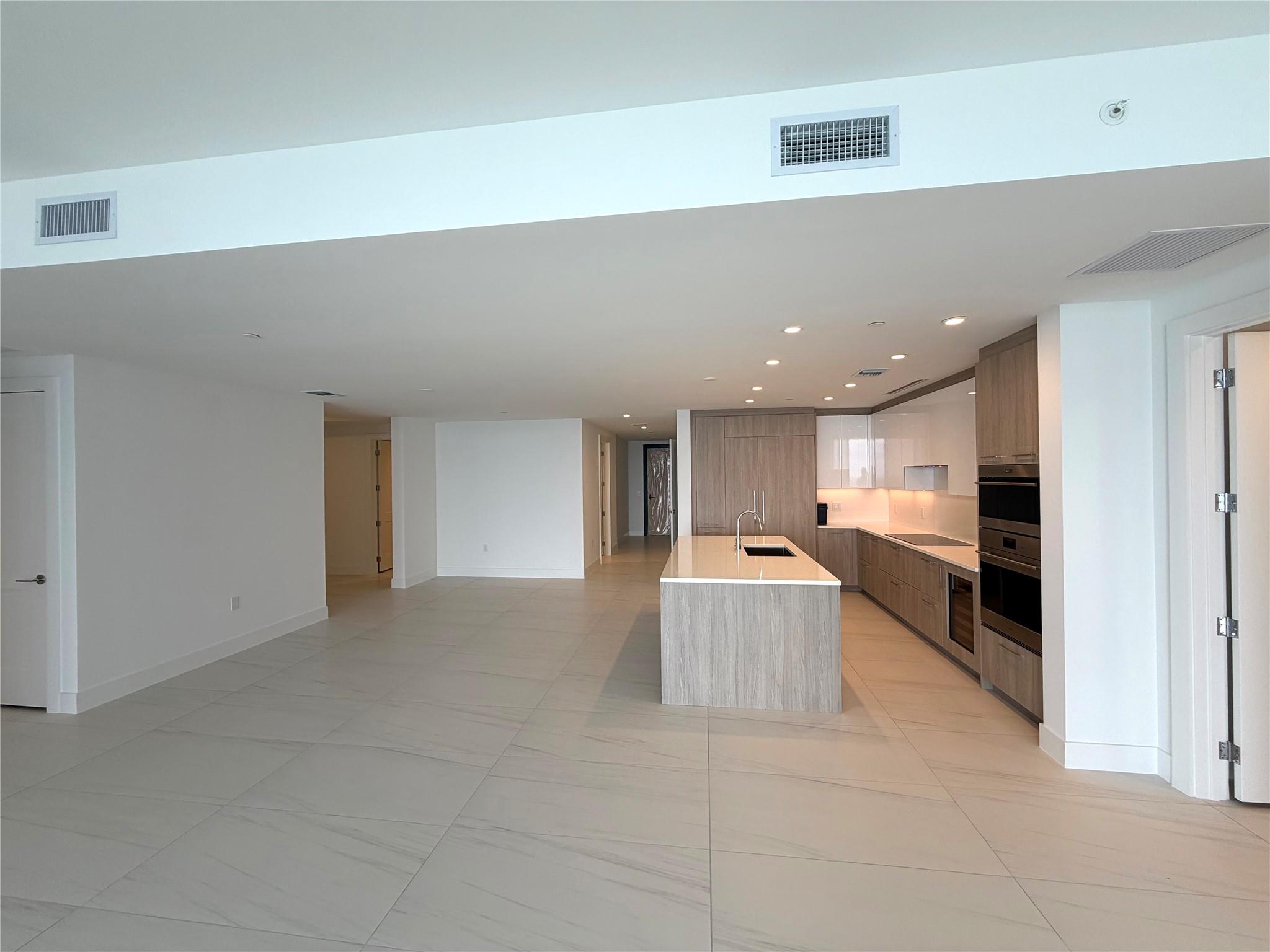 SELENE OCEANFRONT RESIDEN - Residential