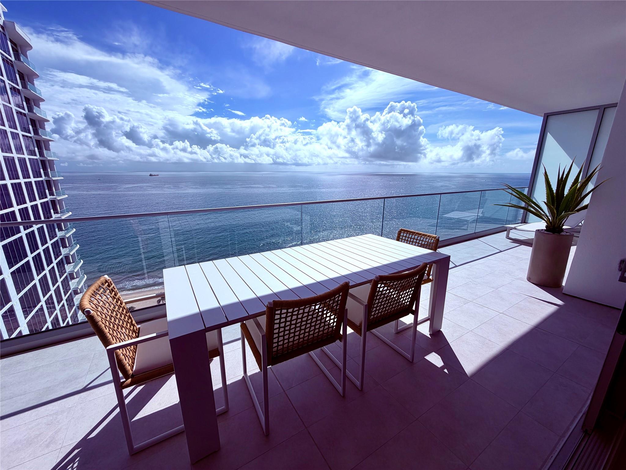 SELENE OCEANFRONT RESIDEN - Residential