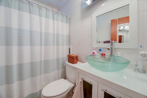 Tiny photo for 226 NE 13th Avenue, Pompano Beach, FL 33060 (MLS # B26071922)