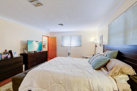 Tiny photo for 226 NE 13th Avenue, Pompano Beach, FL 33060 (MLS # B26071922)