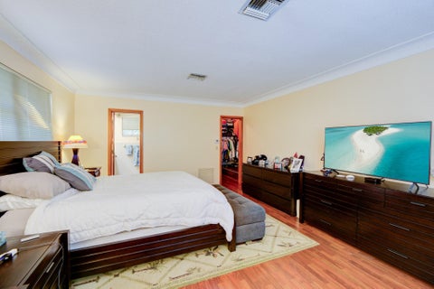 Tiny photo for 226 NE 13th Avenue, Pompano Beach, FL 33060 (MLS # B26071922)