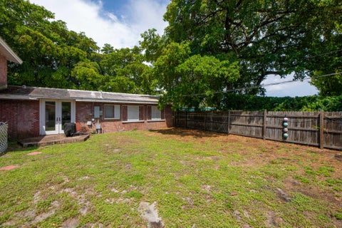 Tiny photo for 226 NE 13th Avenue, Pompano Beach, FL 33060 (MLS # B26071922)