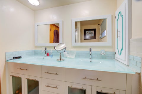 Tiny photo for 226 NE 13th Avenue, Pompano Beach, FL 33060 (MLS # B26071922)