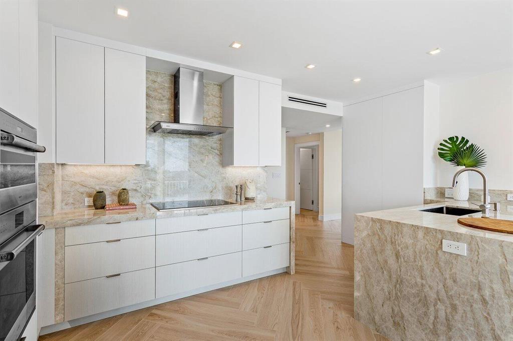 TOWER VALLANDRY IBIS ISLE - Residential