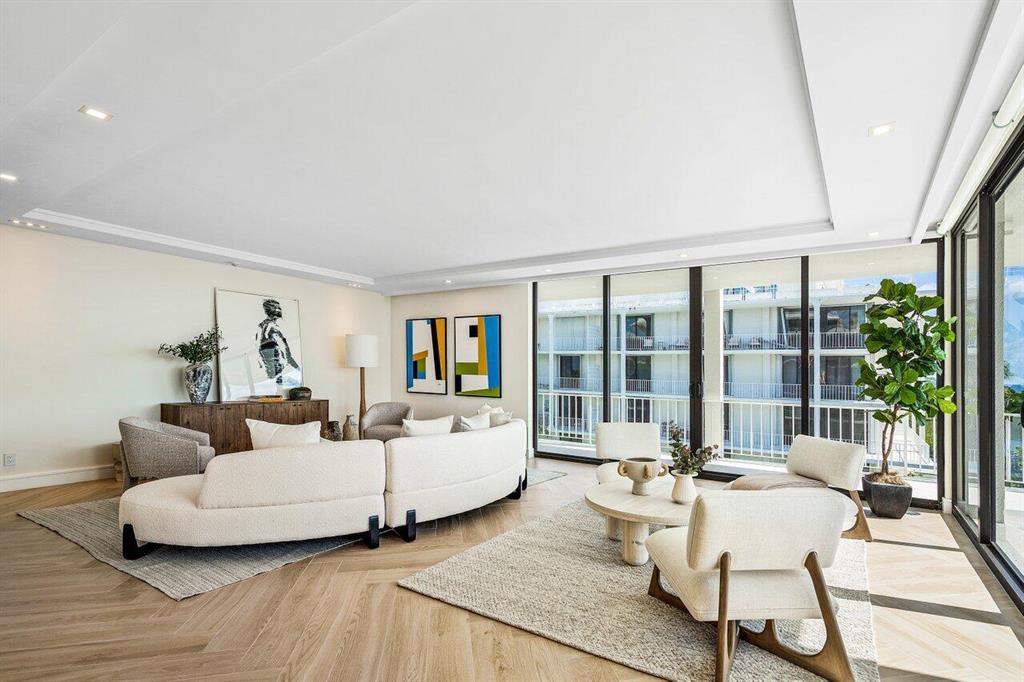 TOWER VALLANDRY IBIS ISLE - Residential