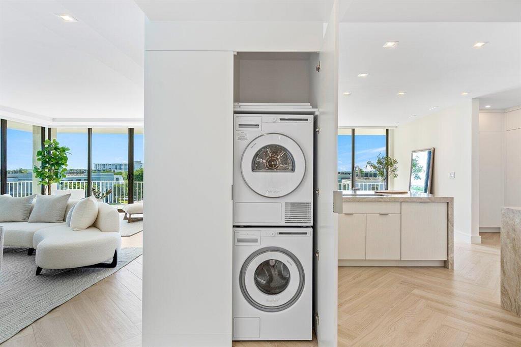 TOWER VALLANDRY IBIS ISLE - Residential