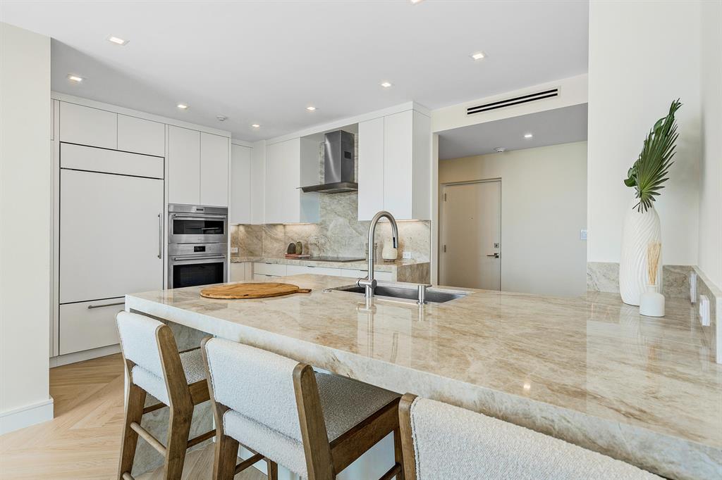 TOWER VALLANDRY IBIS ISLE - Residential