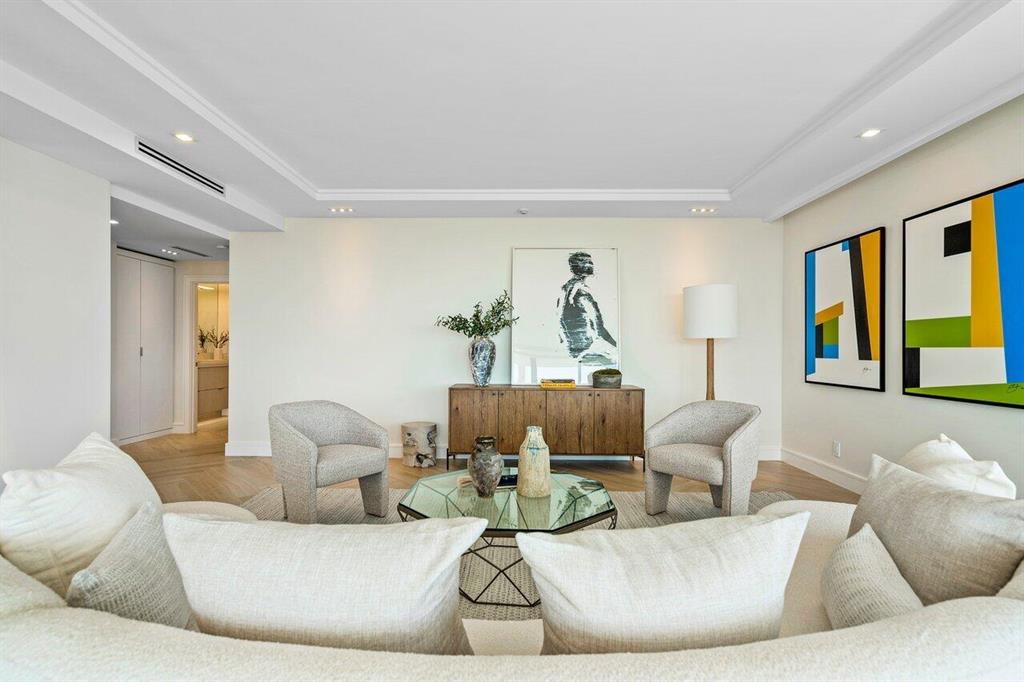 TOWER VALLANDRY IBIS ISLE - Residential