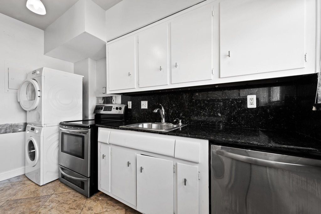 Photo of 3003 Terramar Street #205, Fort Lauderdale, FL 33304 (MLS # B26018929)