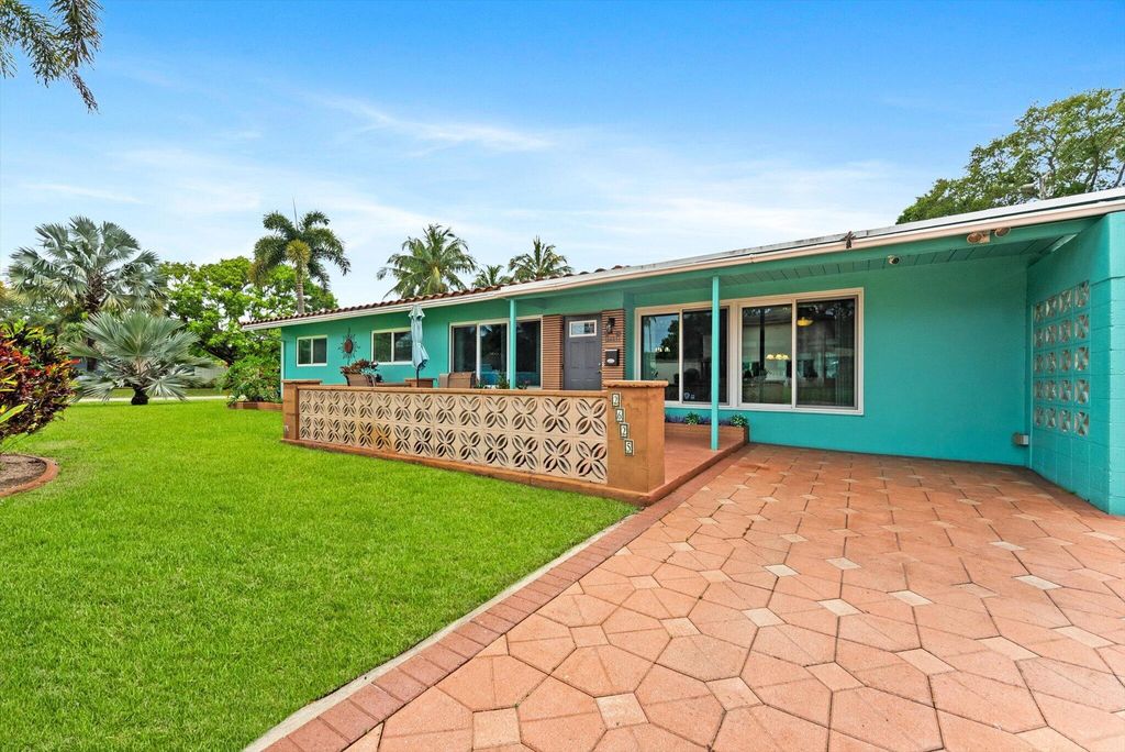 Photo of 2625 NW 3rd Avenue, Wilton Manors, FL 33311 (MLS # B26020547)