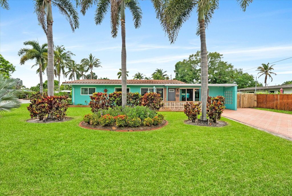 Photo of 2625 NW 3rd Avenue, Wilton Manors, FL 33311 (MLS # B26020547)