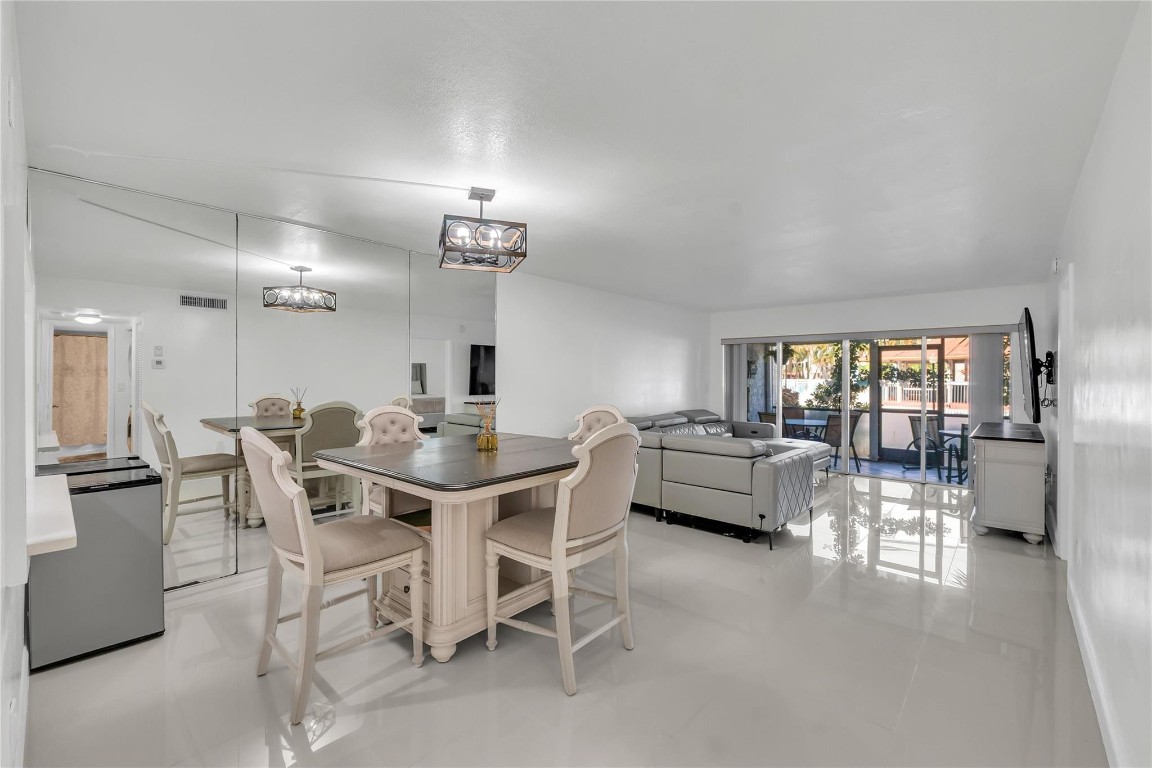 18TH HOLE - Residential