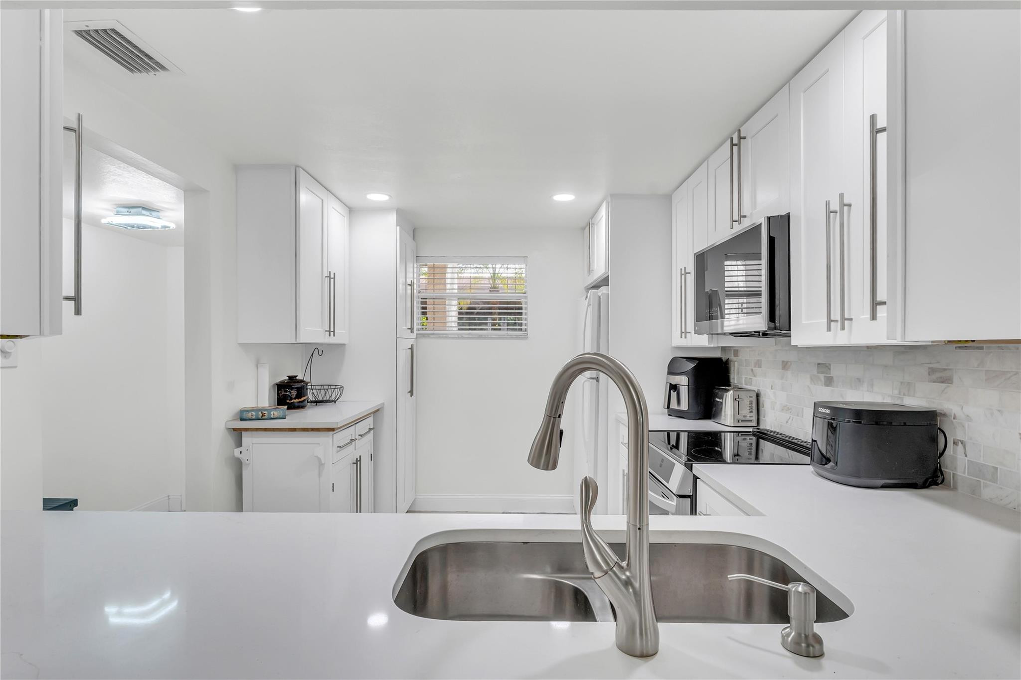 18TH HOLE - Residential