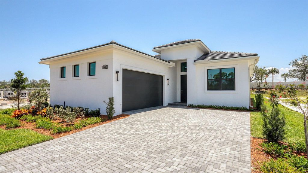 Photo of 2808 SE Ashfield Drive, Port Saint Lucie, FL 34984 (MLS # R10966797)