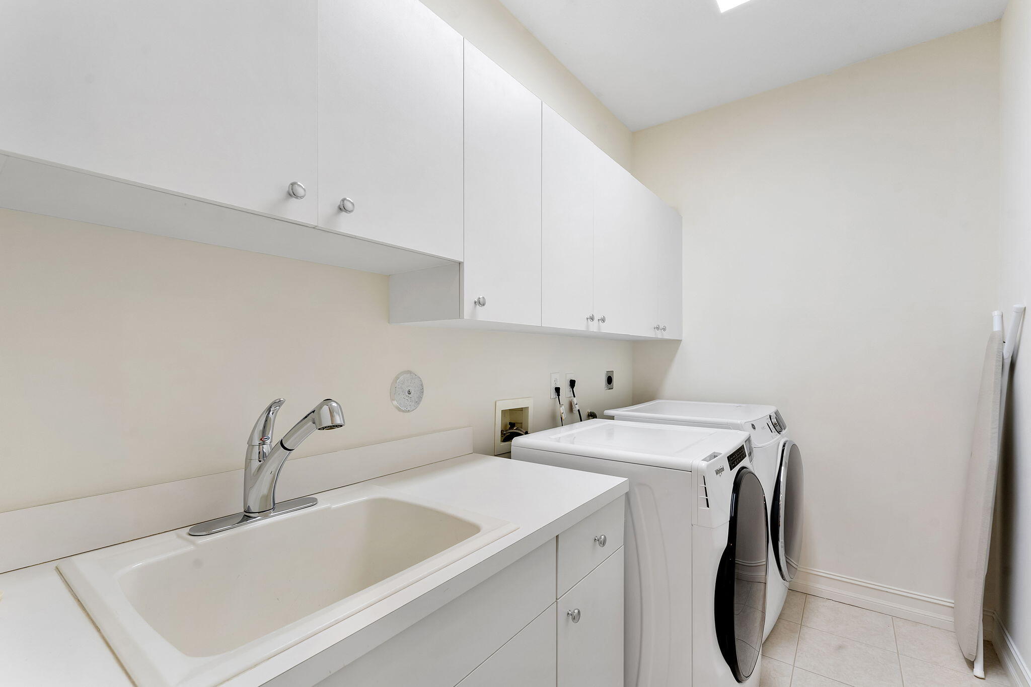 OCEAN GRANDE PLACE - Residential