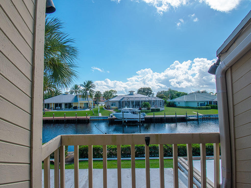 TARPON BAY MOORINGS - Residential