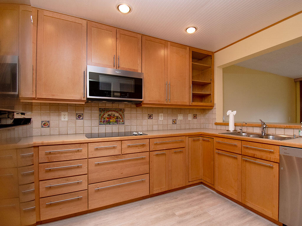 TARPON BAY MOORINGS - Residential